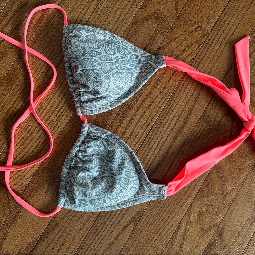 Xhilaration Gray and Pink Bikini Top